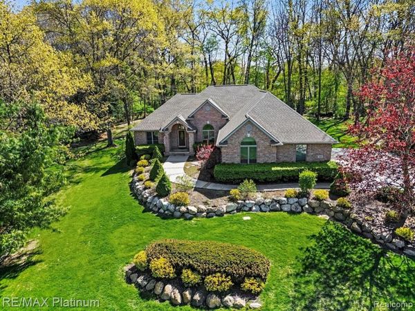 722 MYSTIC WOODS DRIVE, Hartland Twp, MI 48843