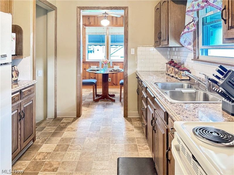 253 N Salem Warren Road, North Jackson, OH 44451 Photo 9