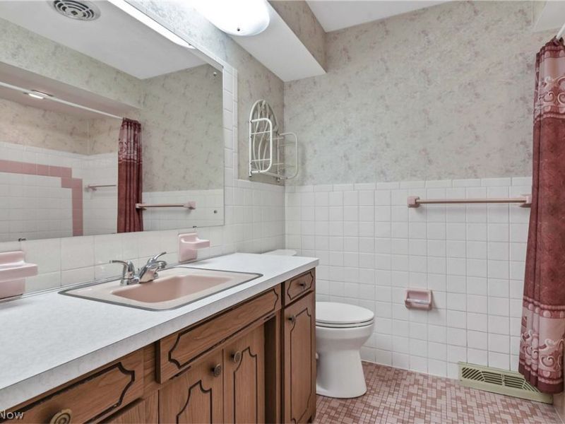 8089 Wesley Drive, Strongsville, OH 44136 Photo 25