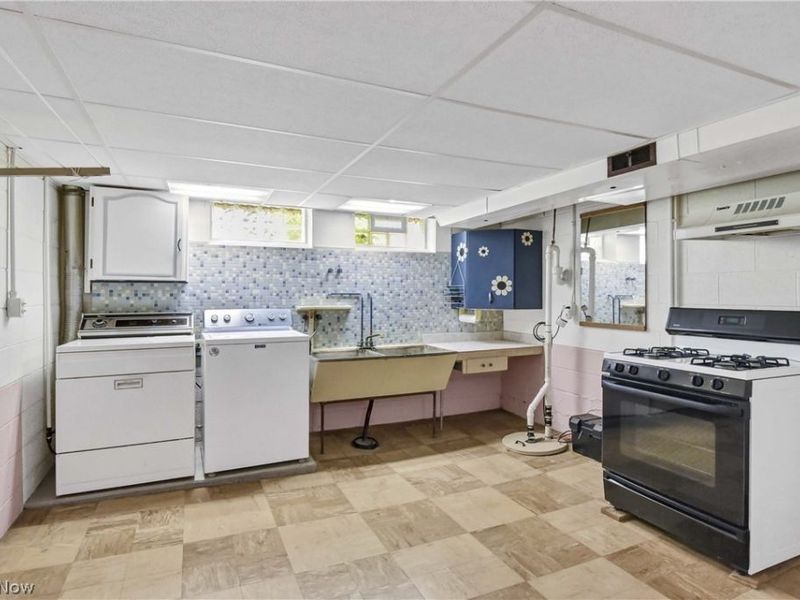 8089 Wesley Drive, Strongsville, OH 44136 Photo 30