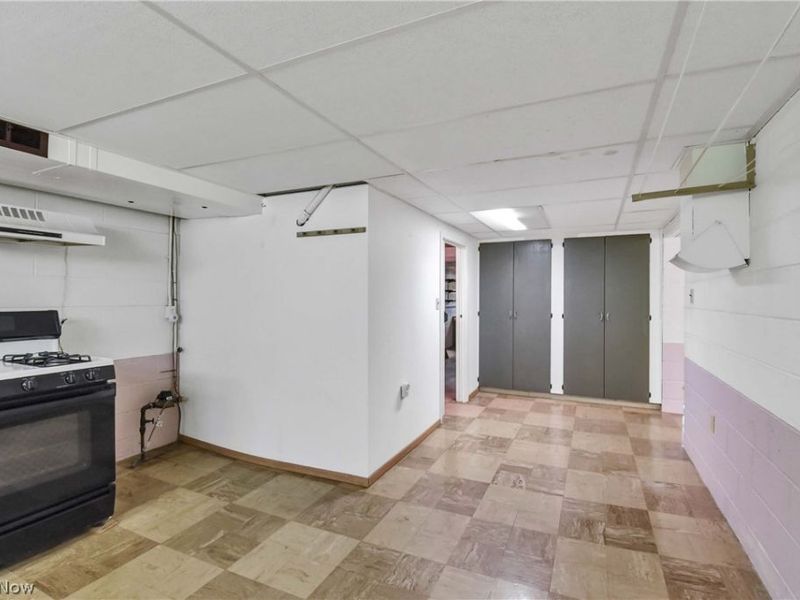 8089 Wesley Drive, Strongsville, OH 44136 Photo 31