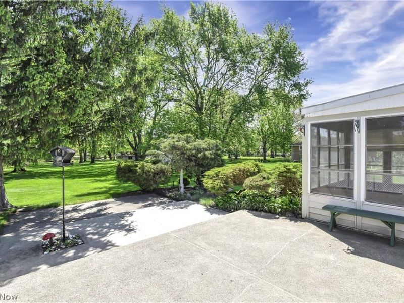 8089 Wesley Drive, Strongsville, OH 44136 Photo 38