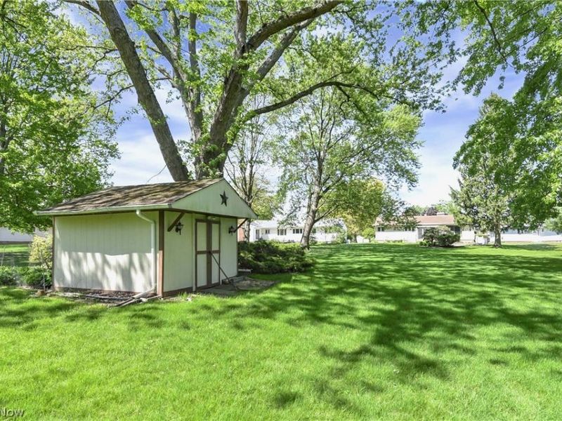 8089 Wesley Drive, Strongsville, OH 44136 Photo 42