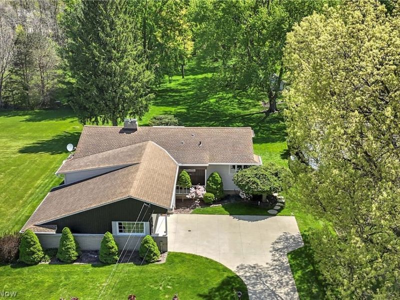 8089 Wesley Drive, Strongsville, OH 44136 Photo 5