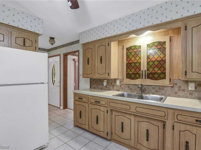 8089 Wesley Drive, Strongsville, OH 44136 Photo 6
