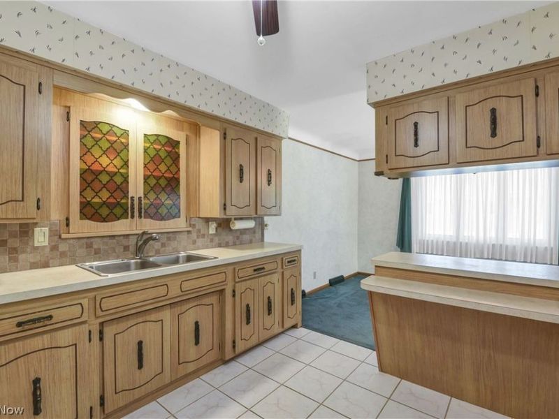 8089 Wesley Drive, Strongsville, OH 44136 Photo 8