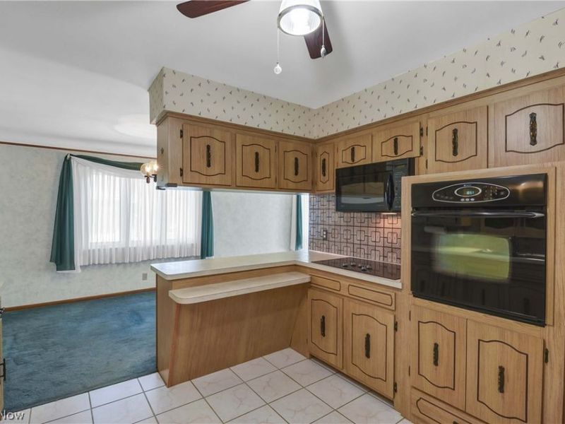 8089 Wesley Drive, Strongsville, OH 44136 Photo 9