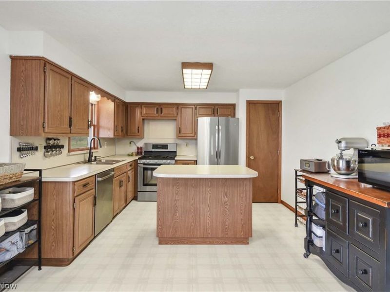 9550 Spencer Road, Homerville, OH 44235 Photo 14