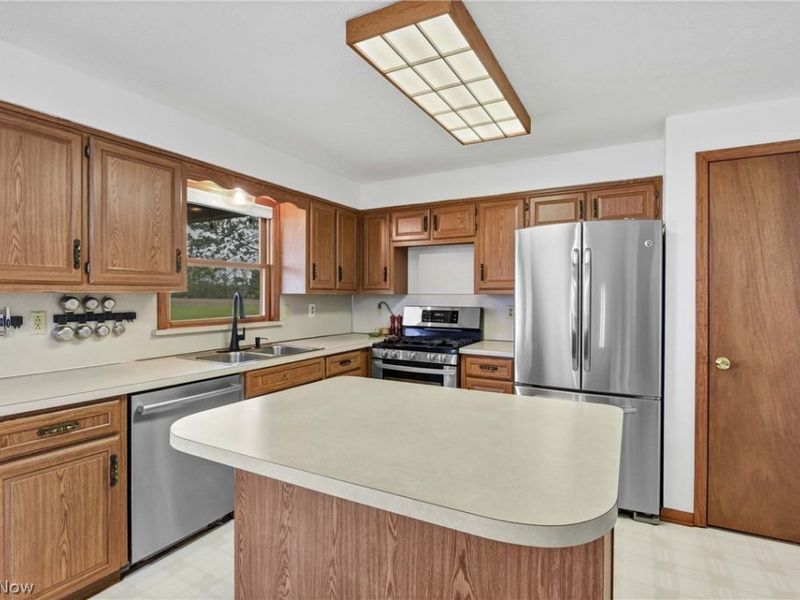 9550 Spencer Road, Homerville, OH 44235 Photo 15