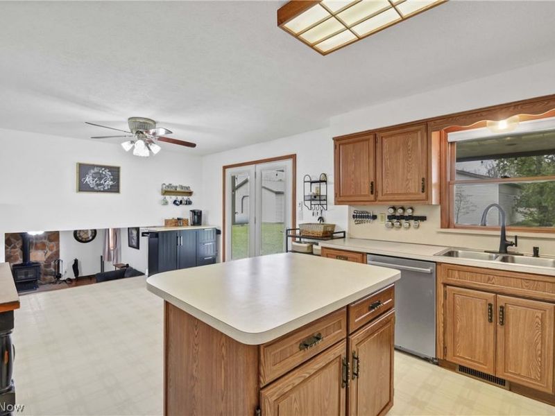 9550 Spencer Road, Homerville, OH 44235 Photo 18
