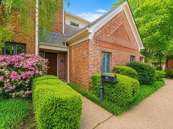 493 E RACQUET CLUB PL, Unit 493, Memphis, TN 38117