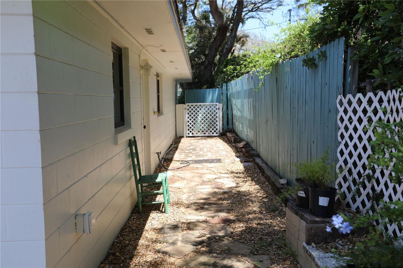825 E 23rd Avenue, New Smyrna Beach, FL 32169 Photo