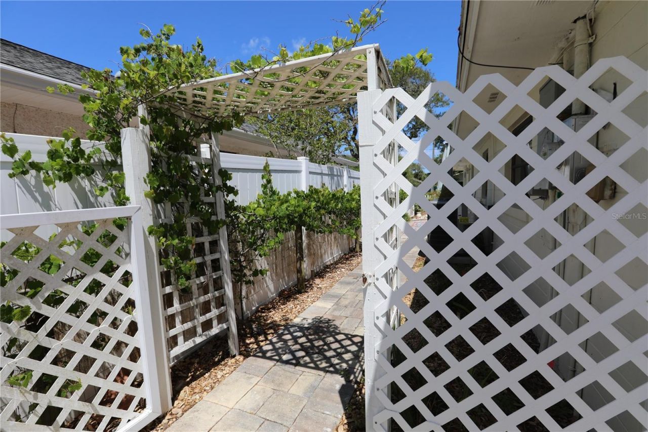 825 E 23rd Avenue, New Smyrna Beach, FL 32169 Photo