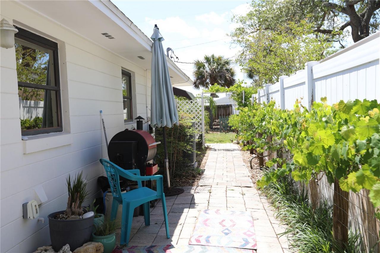 825 E 23rd Avenue, New Smyrna Beach, FL 32169 Photo
