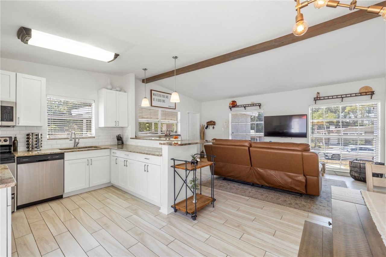 2125 W Hiawatha Street, Tampa, FL 33604 Photo