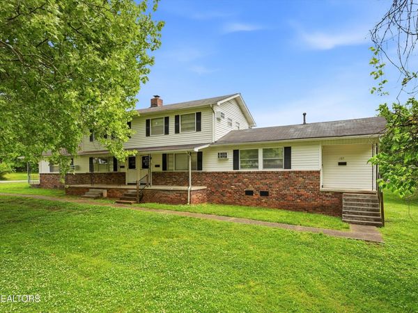 121 Tacoma Rd, Oak Ridge, TN 37830