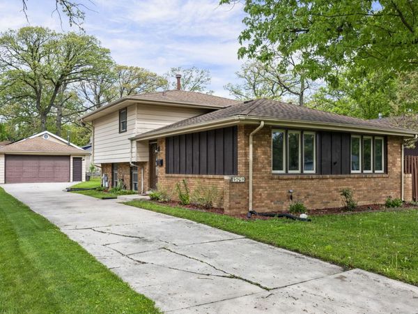 15040 Kenton Avenue , Midlothian, IL 60445