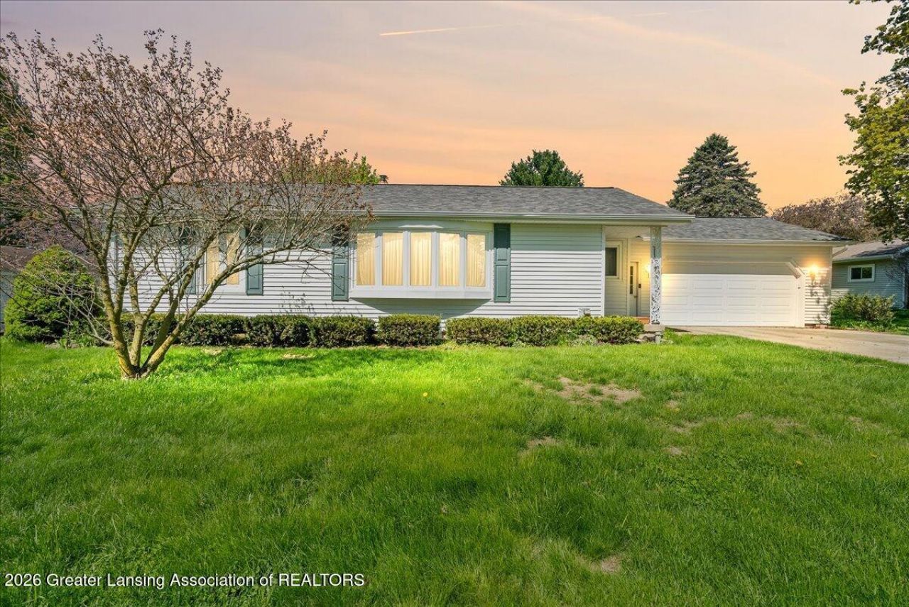 15178 Chetwyn Drive, Lansing, MI 48906 Main Photo