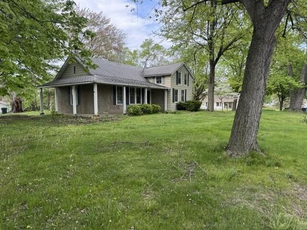 1001 Earl Road , Michigan City, IN 46360