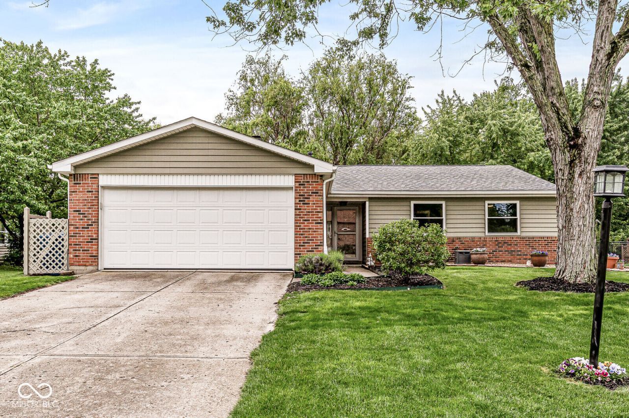 611 Sunblest Boulevard S, Fishers, IN 46038 Main Photo