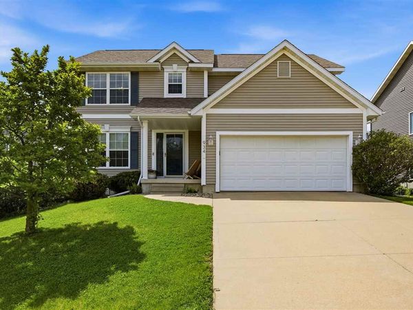 934 Rolling Creek Dr., Cedar Rapids, IA 52402