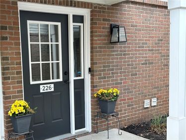3321 Lenox Village Drive, Unit 226, Fairlawn, OH 44333