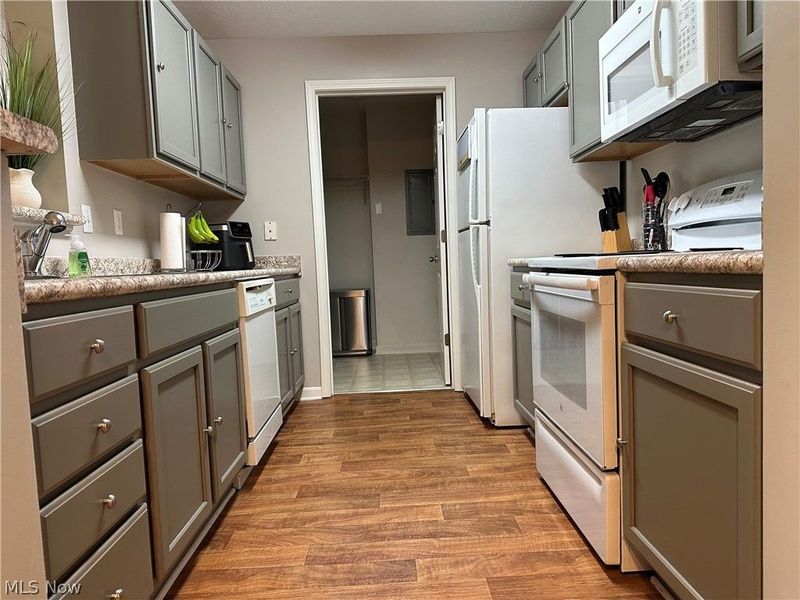 3321 Lenox Village Drive, Unit 226, Fairlawn, OH 44333 Photo 4