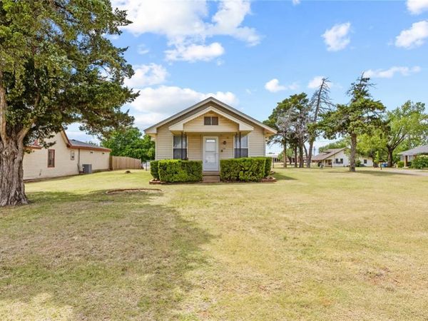 500 Adams Street, Bessie, OK 73622
