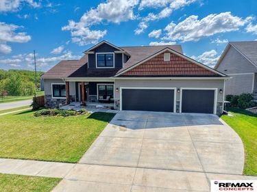 7700 S 66th Street, Lincoln, NE 68516
