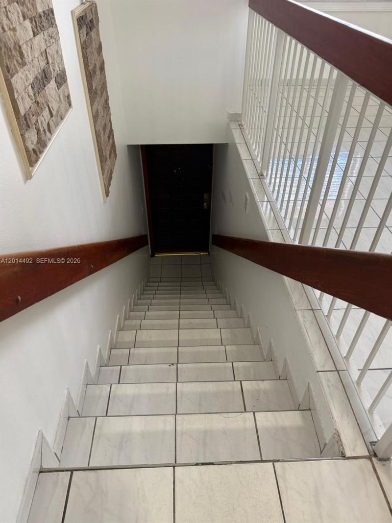 2212 W 74th St , Unit 201-28, Hialeah, FL 33016 Photo