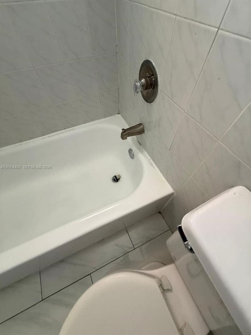 2212 W 74th St , Unit 201-28, Hialeah, FL 33016 Photo