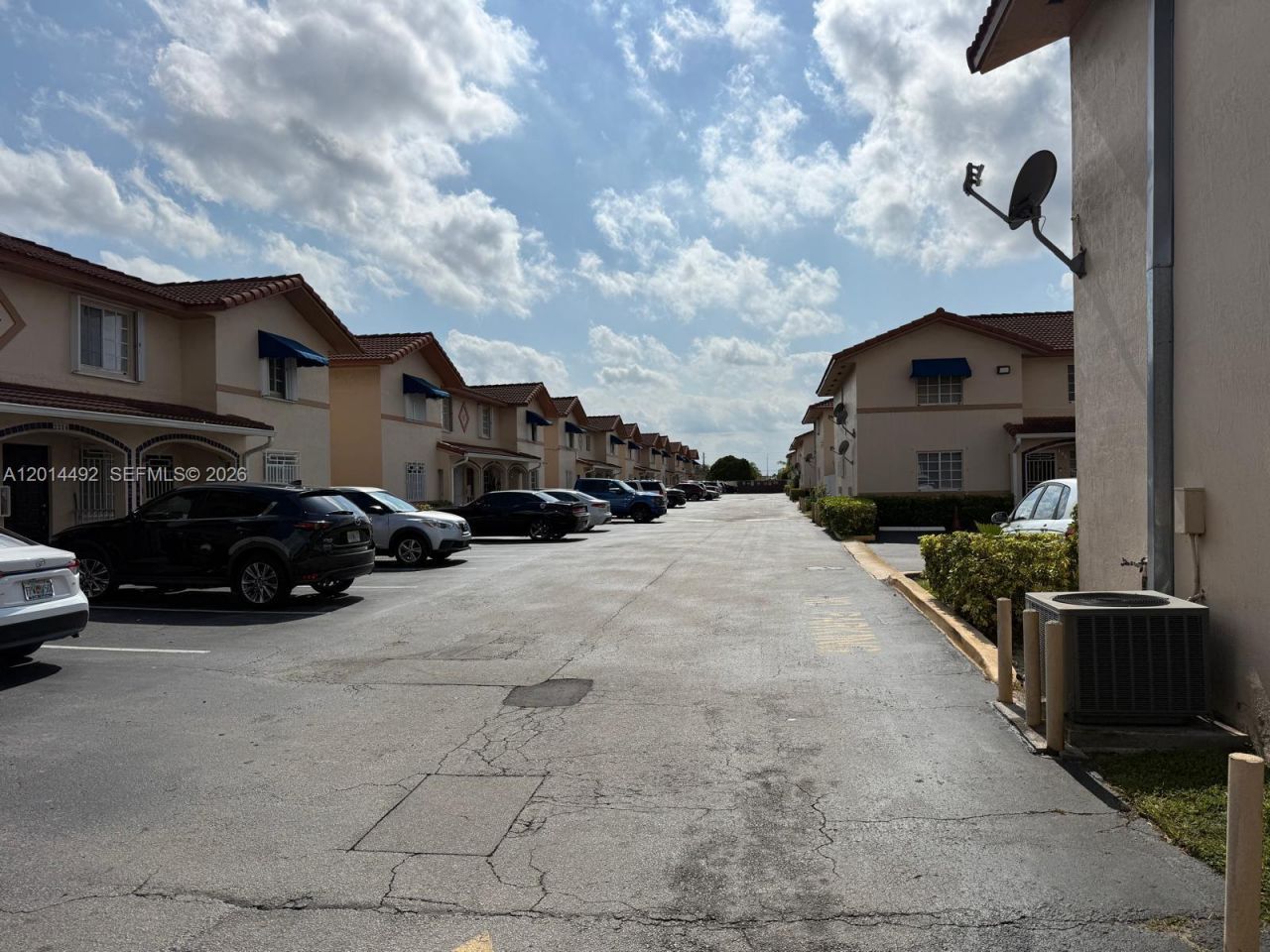 2212 W 74th St , Unit 201-28, Hialeah, FL 33016 Photo