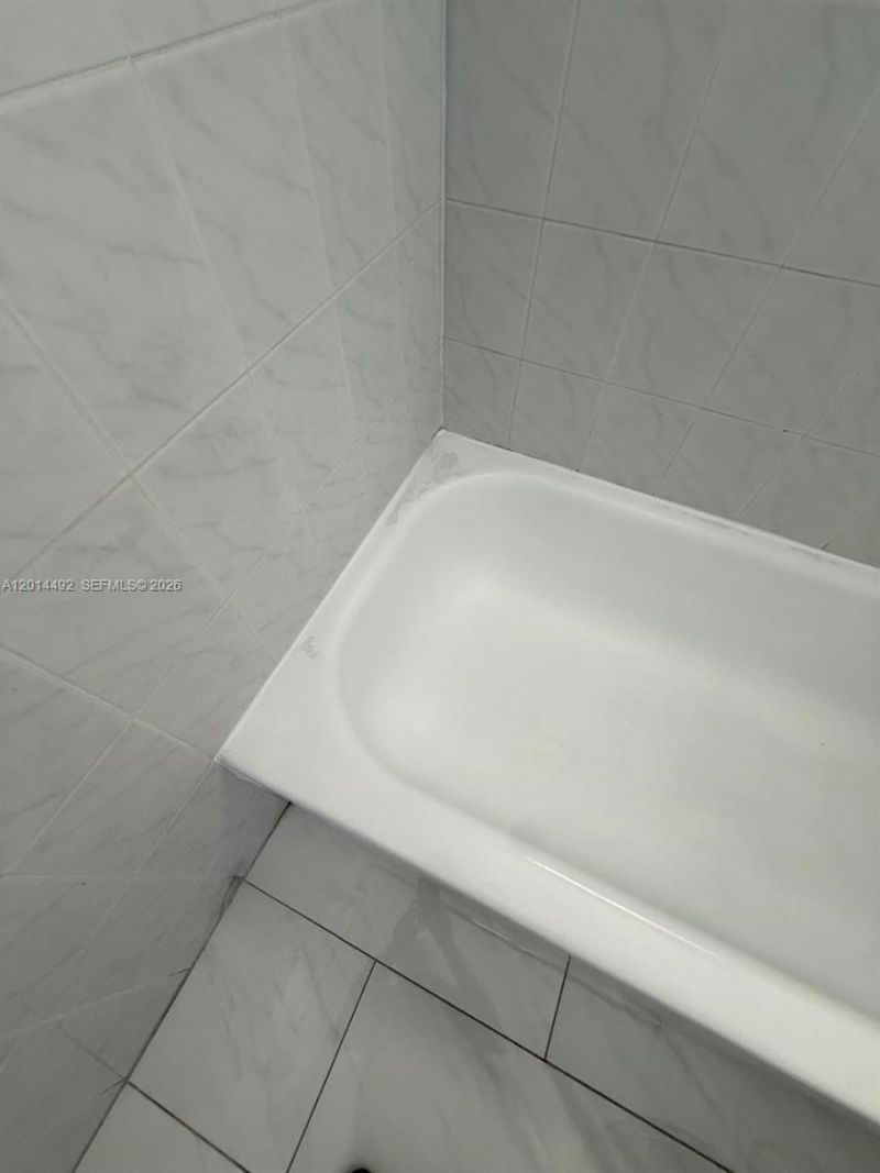 2212 W 74th St , Unit 201-28, Hialeah, FL 33016 Photo