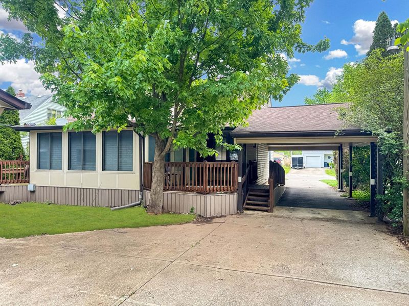 351 Deerfield Road , Columbus, OH 43228 Photo 5