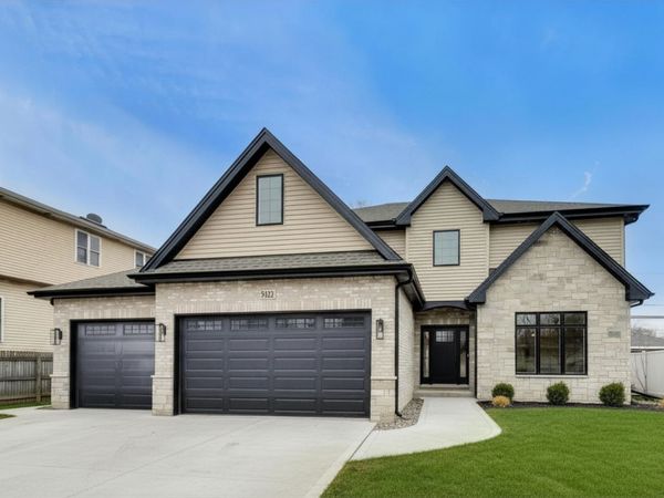 9322 S 54th Avenue, Oak Lawn, IL 60453