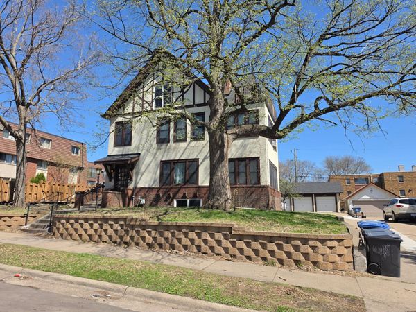 2017 Grand Avenue S, Minneapolis, MN 55405