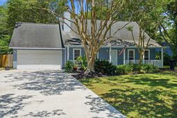506 Upland Place photo 4