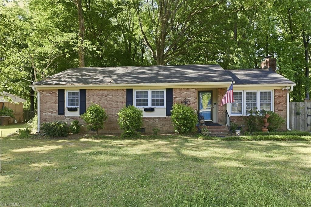 116 Pineburr Road, Greensboro, NC 27455 Main Photo