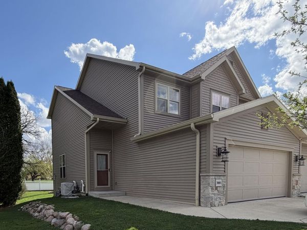 3001 Graydon Ave, East Troy, WI 53120