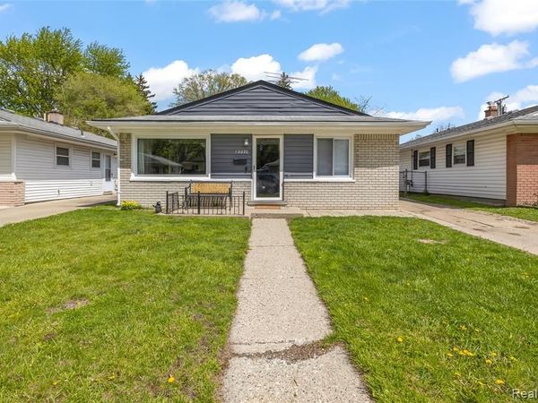 12030 Arcola Street , Livonia, MI 48150