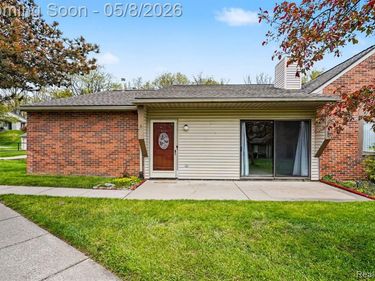 418 Water Tower Circle, Brighton, MI 48116