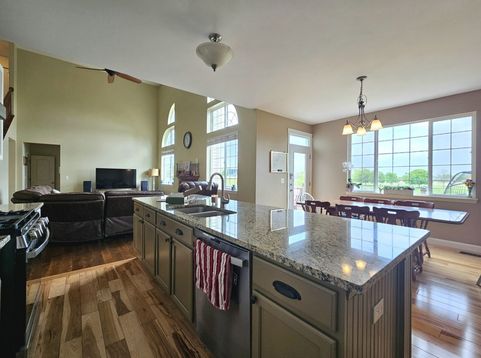 Main Photo