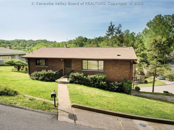 900 Scenic Drive, Charleston, WV 25311