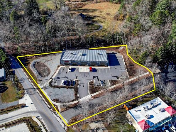 50 Deerlake Road , Brevard, NC 28712