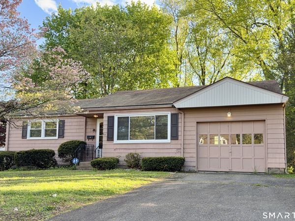 27 West, Cromwell, CT 06416