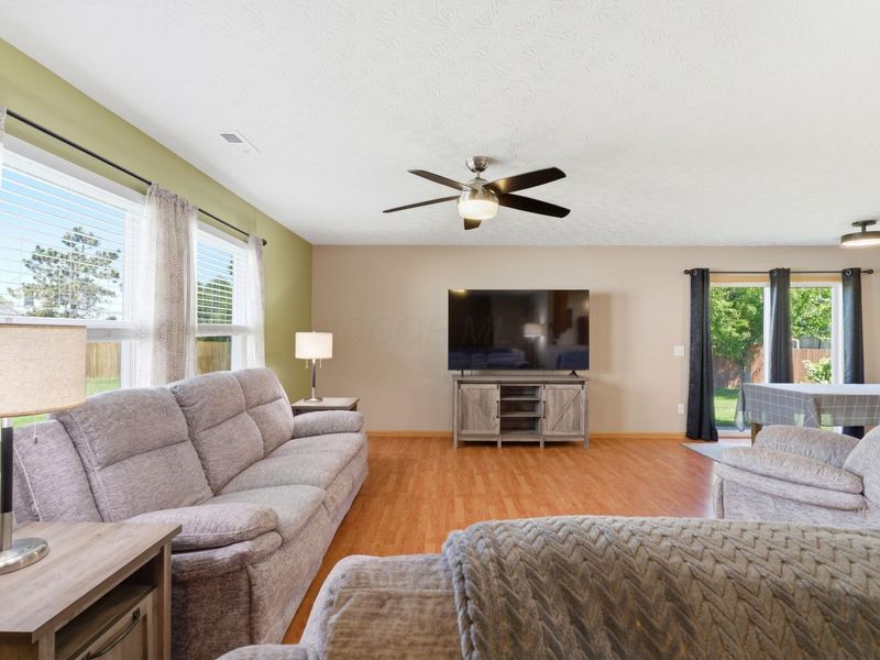 6072 Nasby Drive , Galloway, OH 43119 Photo 5