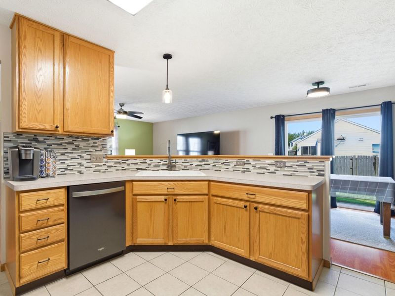 6072 Nasby Drive , Galloway, OH 43119 Photo 8