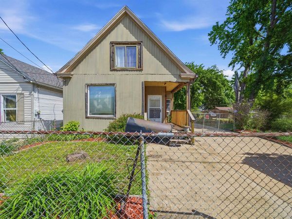 2607 W LINCOLN Avenue, Peoria, IL 61605