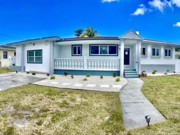 15925 NE 18th Ave , North Miami Beach, FL 33162