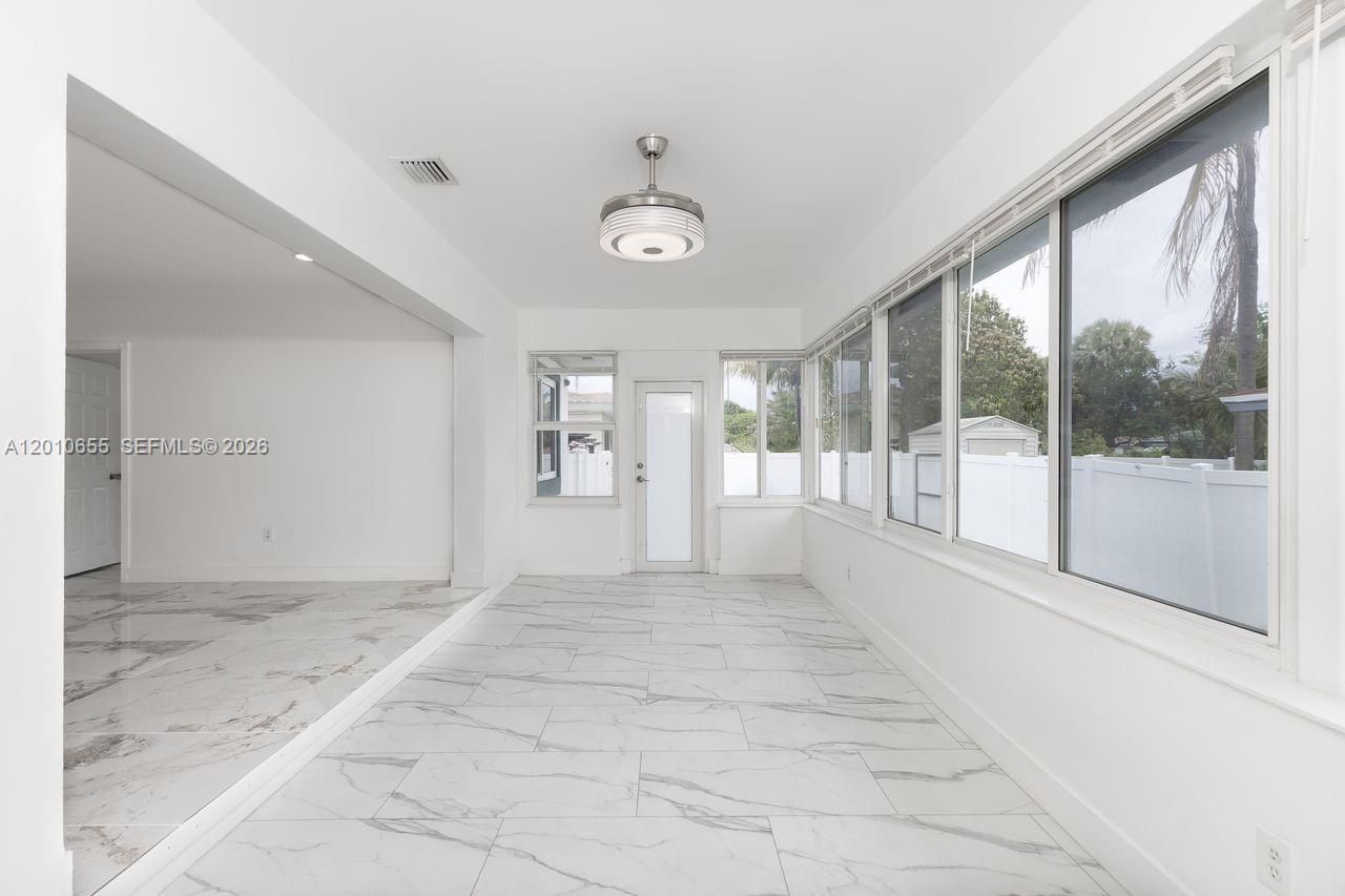 15925 NE 18th Ave, North Miami Beach, FL 33162 Photo